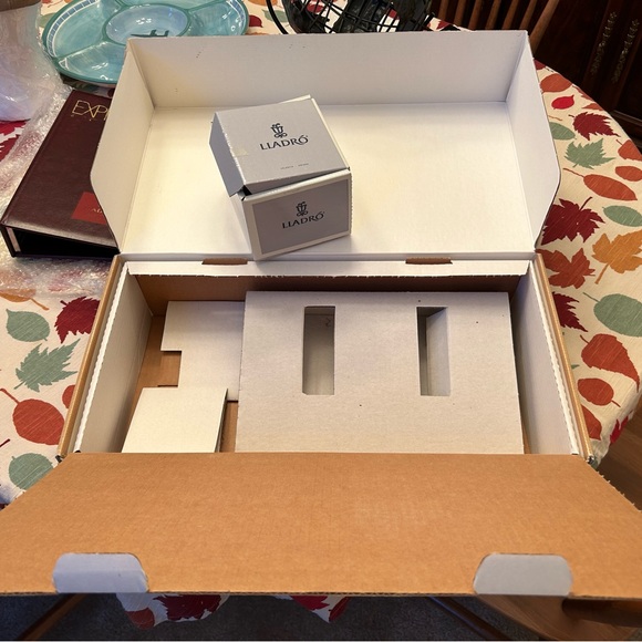 Signed ‘92 Lladro Collectors Gift w/ Summer Bell & Don Quixote plaque Excellent! - Picture 9 of 10